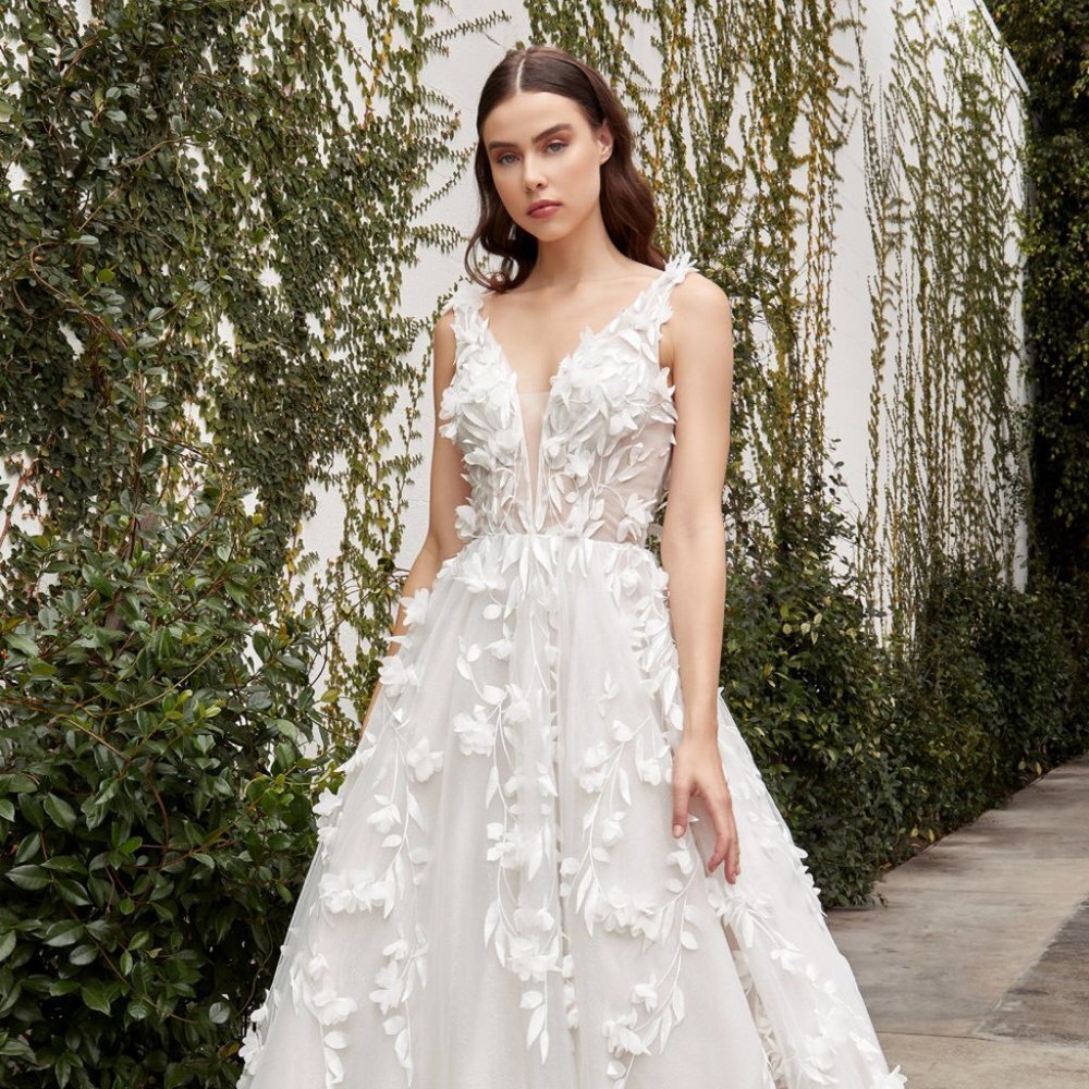 NEW LONG SLEEVELESS WEDDING BALL GOWN EMBROIDERED WITH FLORAL LEAVES AL A1042W